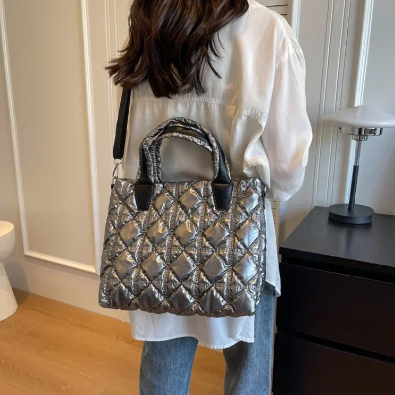 Modna torba damska Crossbody solidna codzienna torba na ramię nylonowa torebka o dużej pojemności pikowana wyściełana puchowa torba podróżna na zakupy — zdjęcie 7