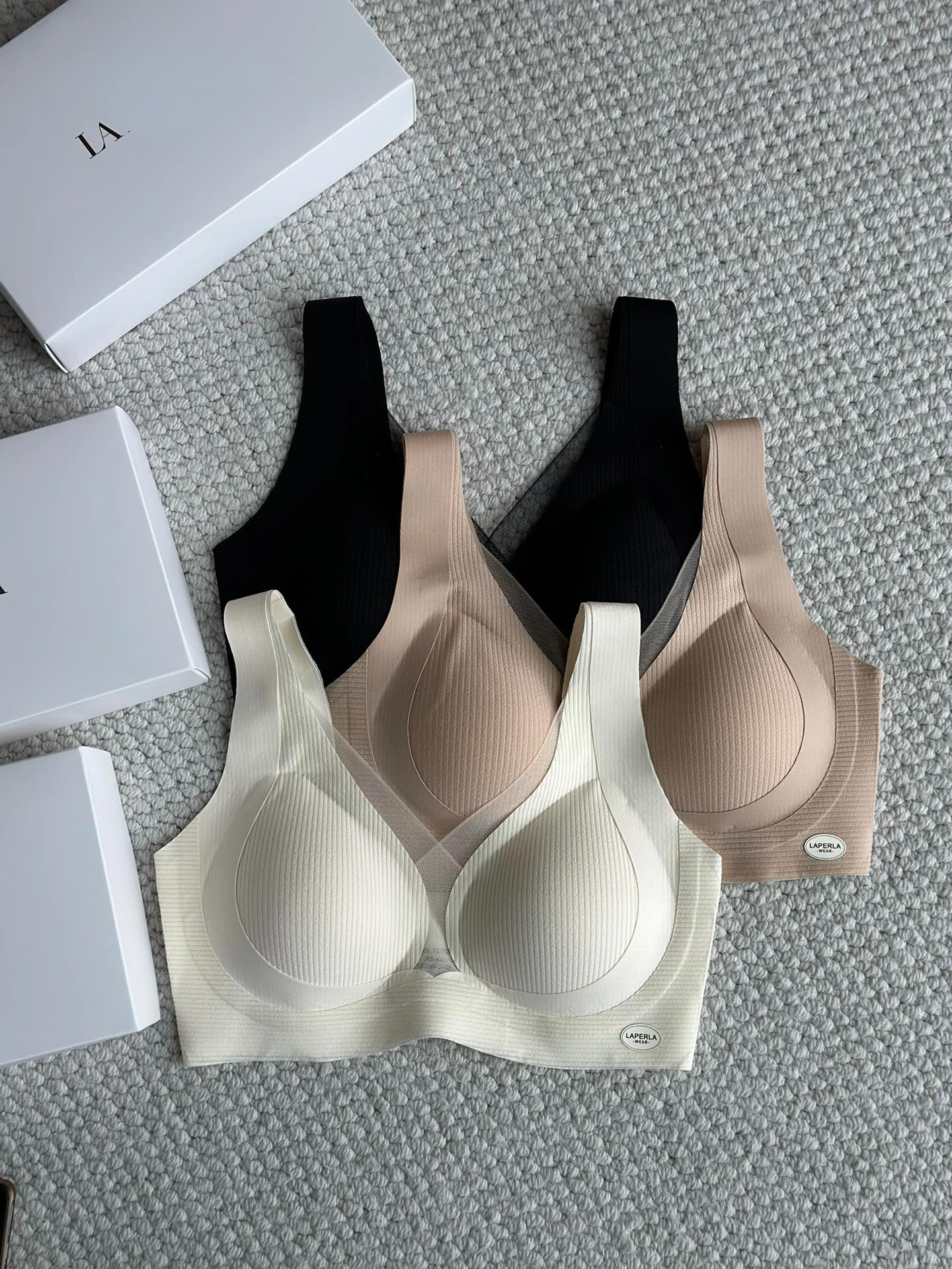 LA new anti-gravity lift seamless comfortable vest bra no steel ring one piece girls underwear collection breast