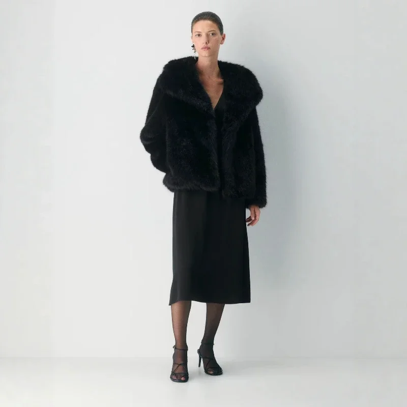 Women's Short Light Luxury Plush Warm Top. European American Cross-border Popular Retro Big Collar Imitation Fox Fur Grass Coat.