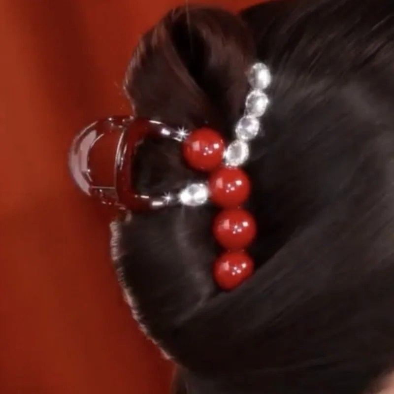 

Premium Sense of Red Bean Hair Clips Red Simple and Elegant 8cm Grab Clip Headdress Back of The Head