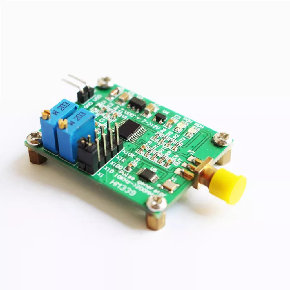 

Adjustable Pulse Generator Module Five Crossover Coefficients Potentiometer 4K~220MHz SI5351