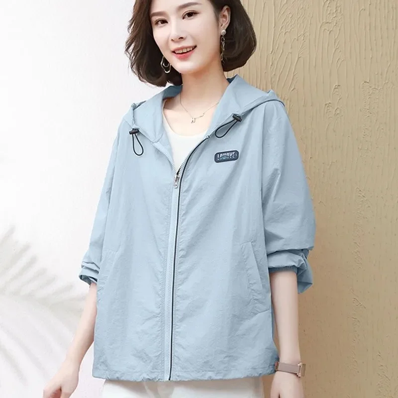 

Fashion Women's Sunscreen Clothing 2024 New Summer Thin Coat Ventilate Hooded Casual Short Jacket Female Outerwear Topas