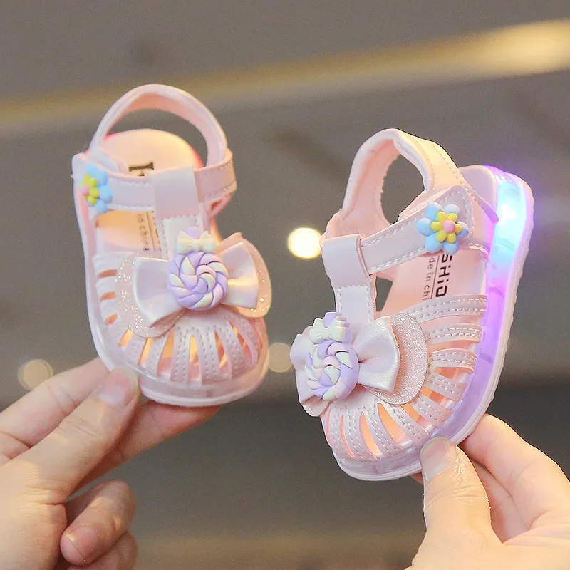 Summer LED Light Baby Girl Sandals Fashion Cute Candy Flower Soft Sole Toddler Shoes Kids Hollow Out Glowing Up Princess Sandals