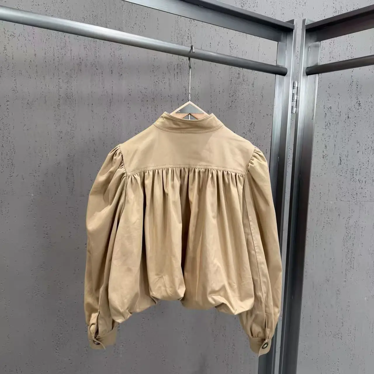 2026 New Women's Short Jacket Bubble Sleeve Zipper Neutral Collar Casual Style Outerwear Lightweight Composite Fabric Coat
