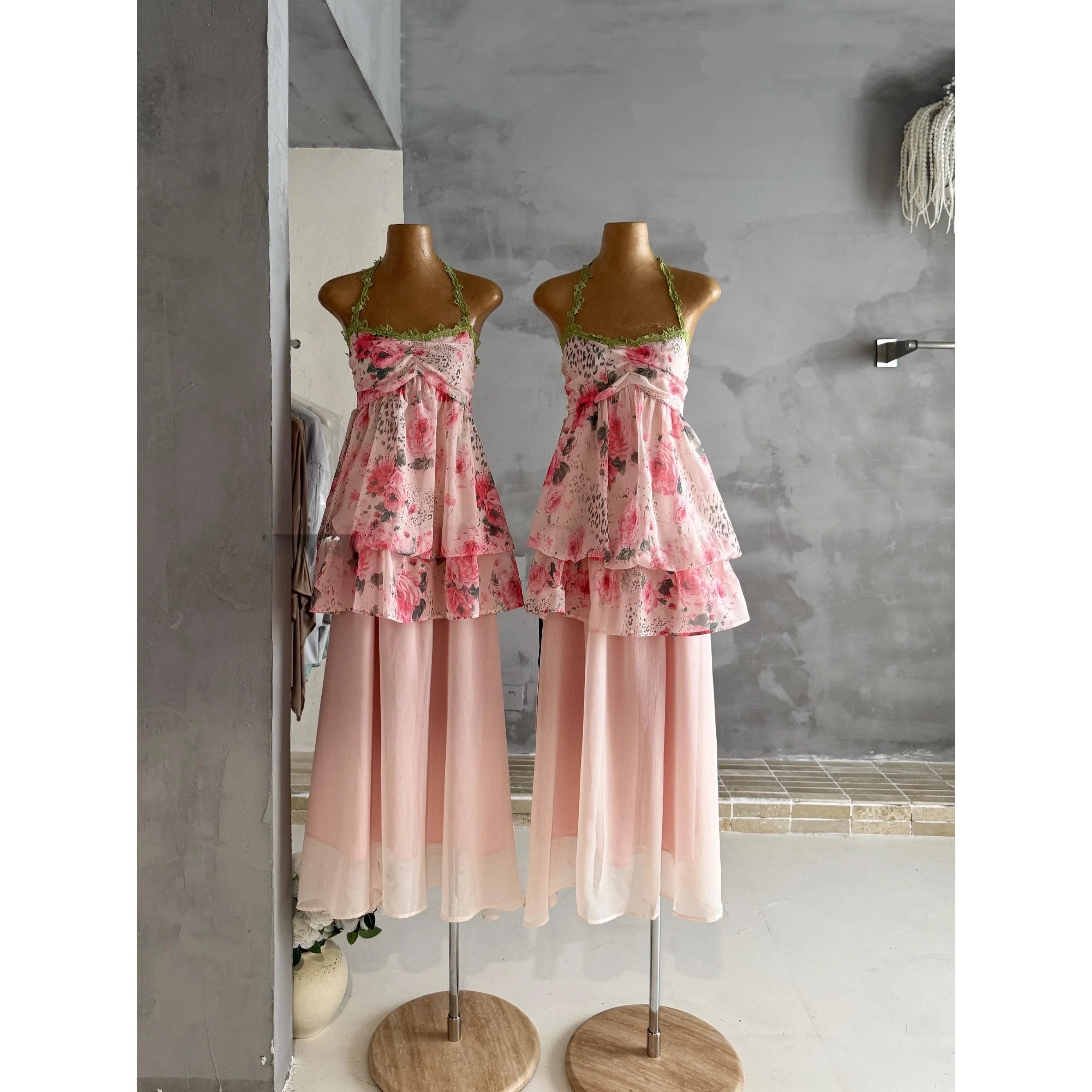 

Cherry And Pear Lace Halter Neck Top And Skirt Set Two-Piece Summer Outfit for Women 18-25 Years Old Floral Pattern