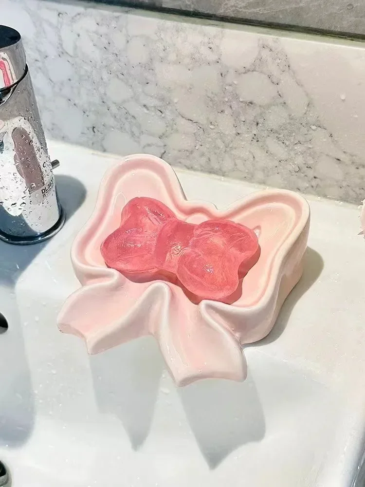 NEW 1PC Ceramic Bow Tie Shape Shower Soap Holder Drain Soap Dish Bathroom Accessories Supplies Water Guide Dish Storage Plate