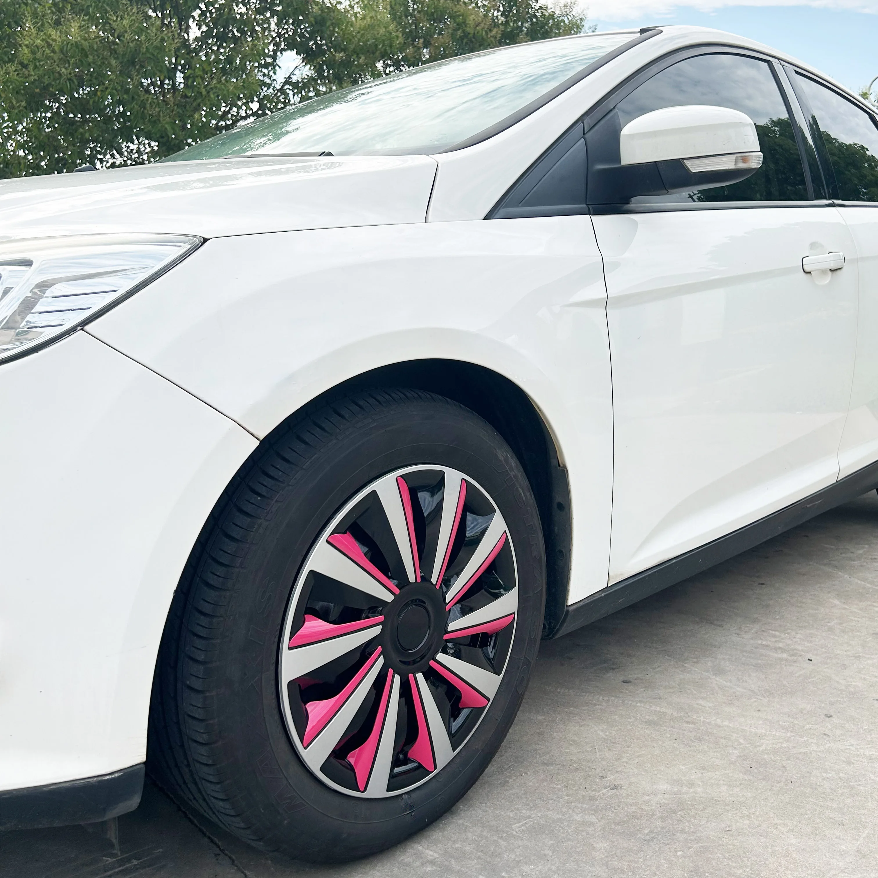 4pcs Hubcaps suitable for cars with 14-inch iron wheels, made of PP plastic can be used to decorate the appearance of car wheels