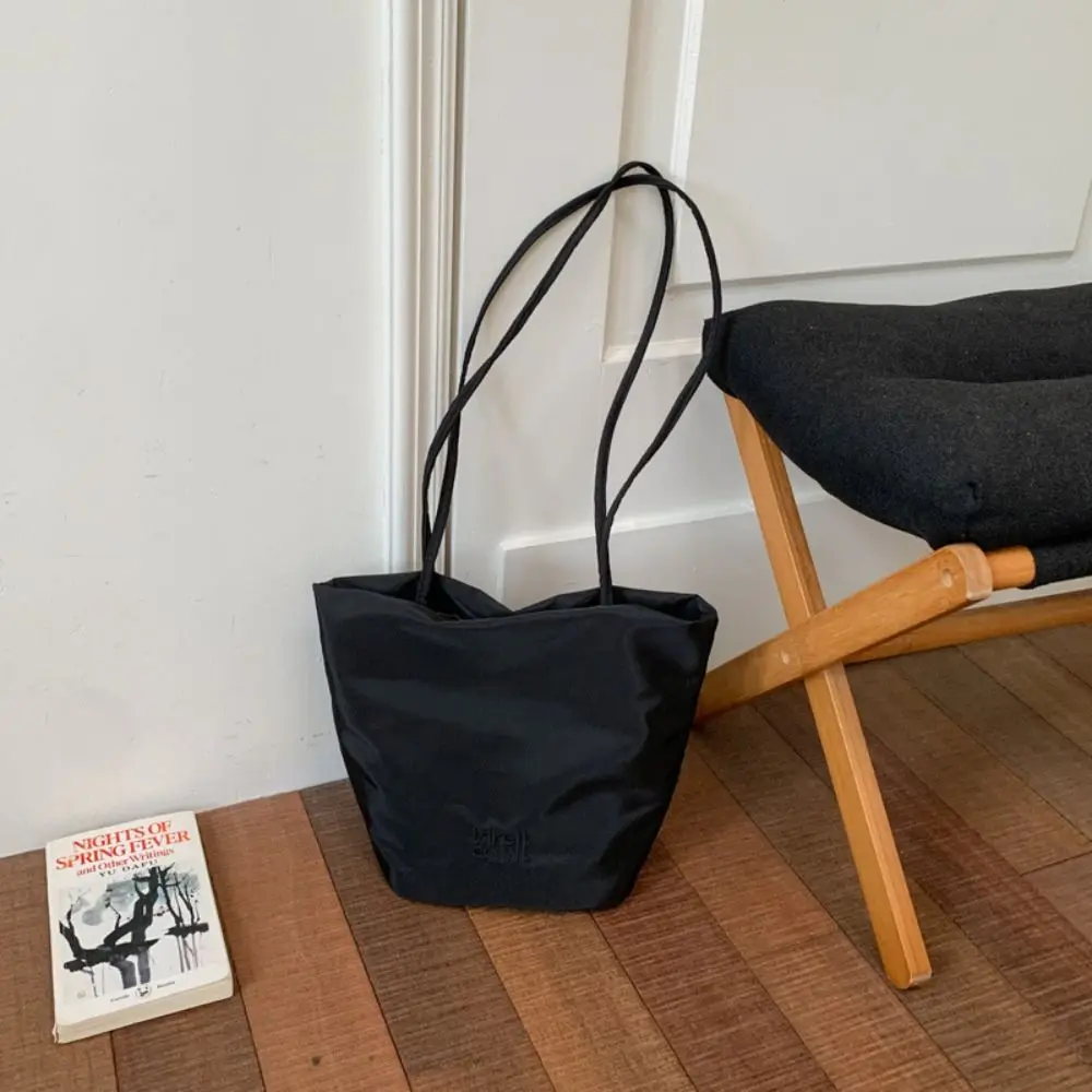 Fashion Korean Style Nylon Bucket Bag Solid Color Lightweight Underarm Bag Large Capacity Nylon Shoulder Bag Spring Summer