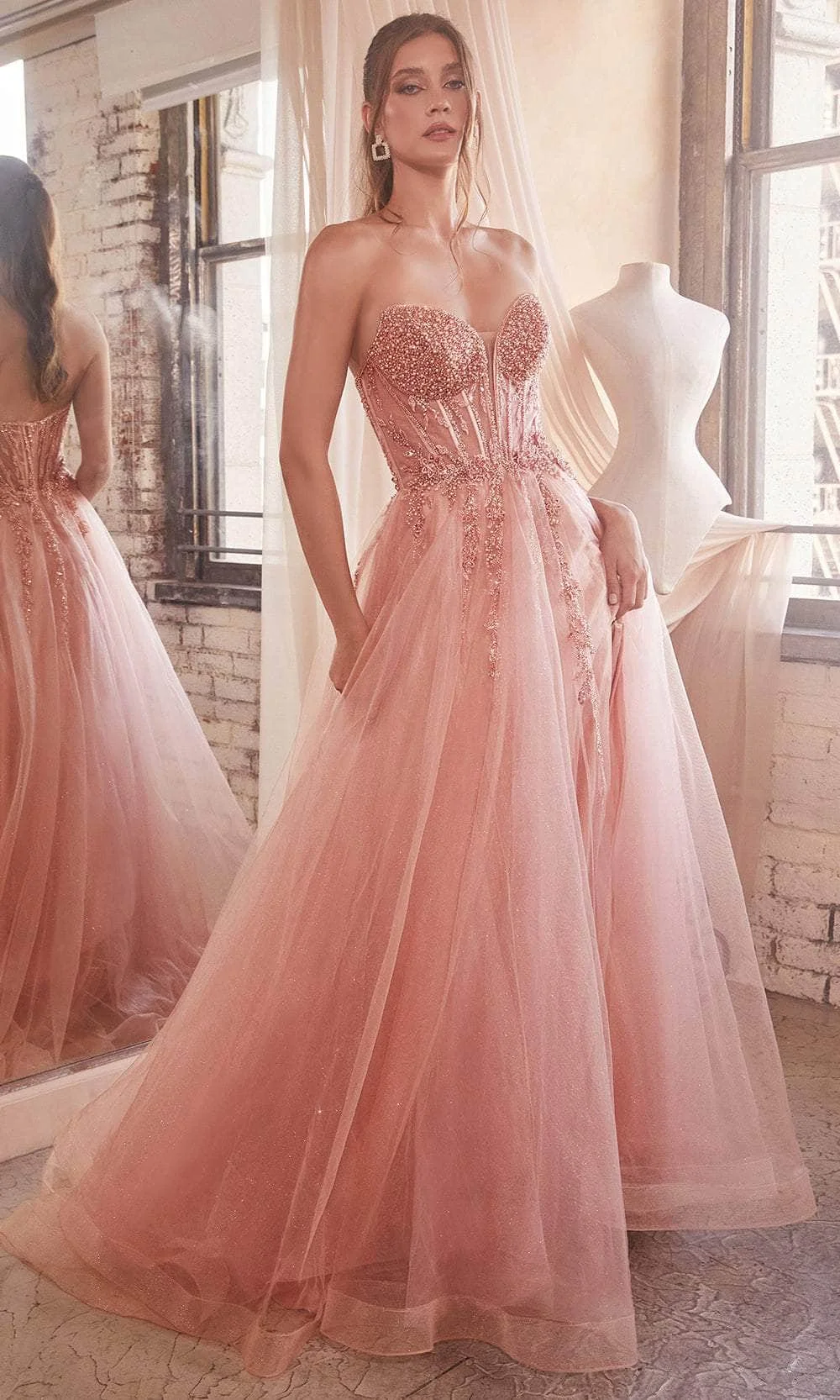 Tulle Strapless A-line Prom Dresses With Pearls & Appliques Sweetheart Corset Backless High Split Cocktail Dress Party Gowns