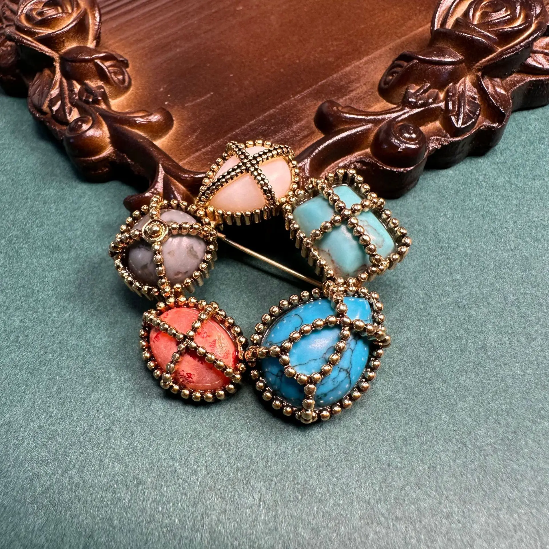 

Vintage Turquoise Brooch,Multi-Color Antique Corsage, Niche Retro Pin for Women