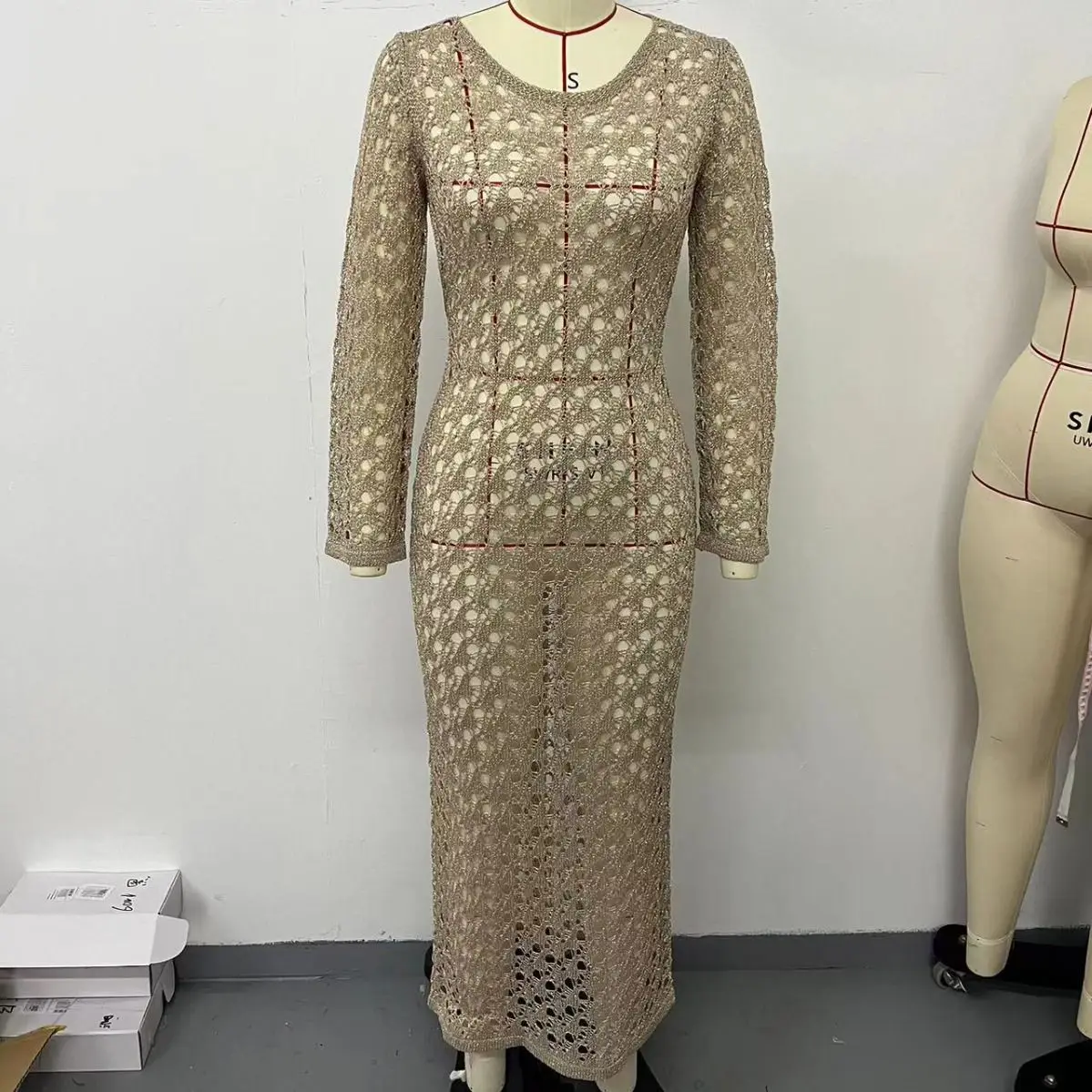 Nuovo costume da bagno cavo lavorato a maglia con abito da spiaggia con spalline sexy senza schienale, gonna lunga a maniche lunghe, top bikini