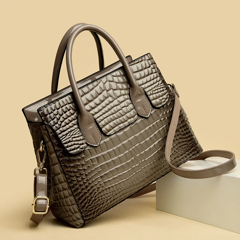 

New Lacquer Leather Women's Bag Large Capacity Commuter Bag Crocodile pattern Fashion Tote Bag Brand Handbag bolsos de mujer vip