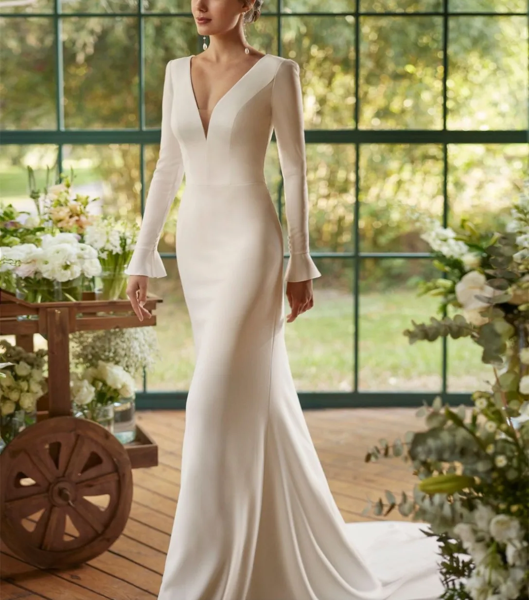 

Elegant Long Sleeve Crepe Wedding Dresses Mermaid Ivory V-Neck Covered Buttons Back Sweep Train Bridal Gowns for Women