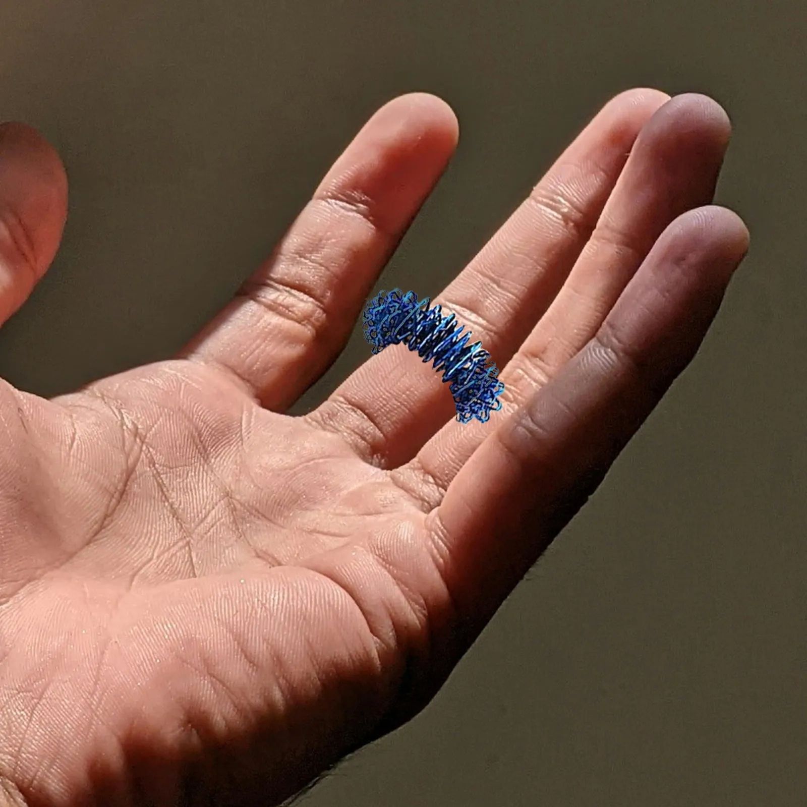 6Pcs Finger Acupressure Rings Spiky Massage Tool Hand Fidget Stress Reducer for Anxiety Relief Red Blue Green Gold