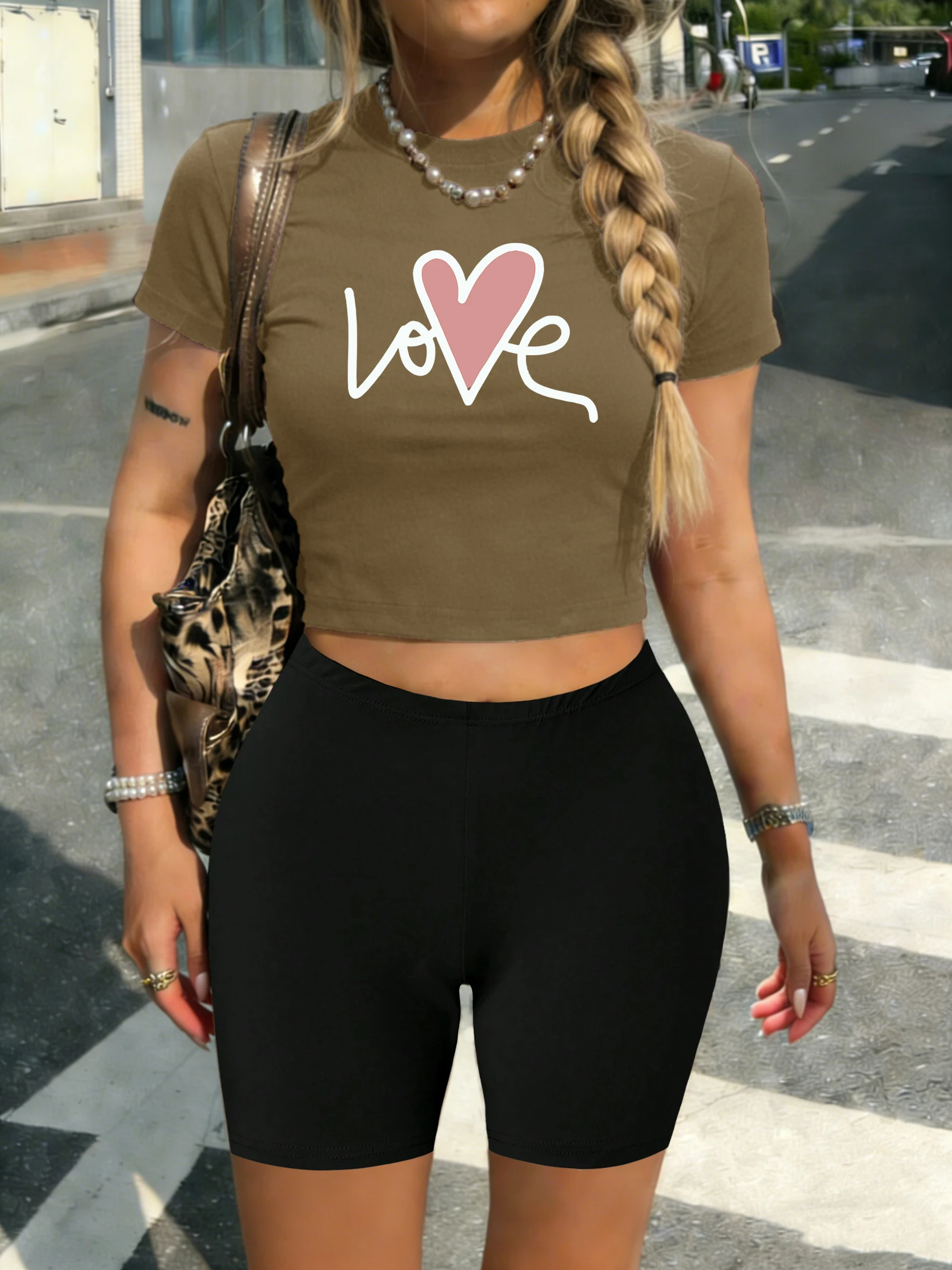 

Креативный принт с надписью Love Letter, модный женский комплект с укороченным топом, летние удобные шорты, повседневная мягкая футболка, комплект в стиле хип-хоп для уличной моды.