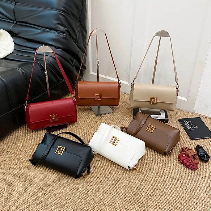 

Classic Elegant Luxury Diaper Bag For Women Crossbody Bag Simple Leather Tote Large Capacity Fashionable Letter Logo Retro