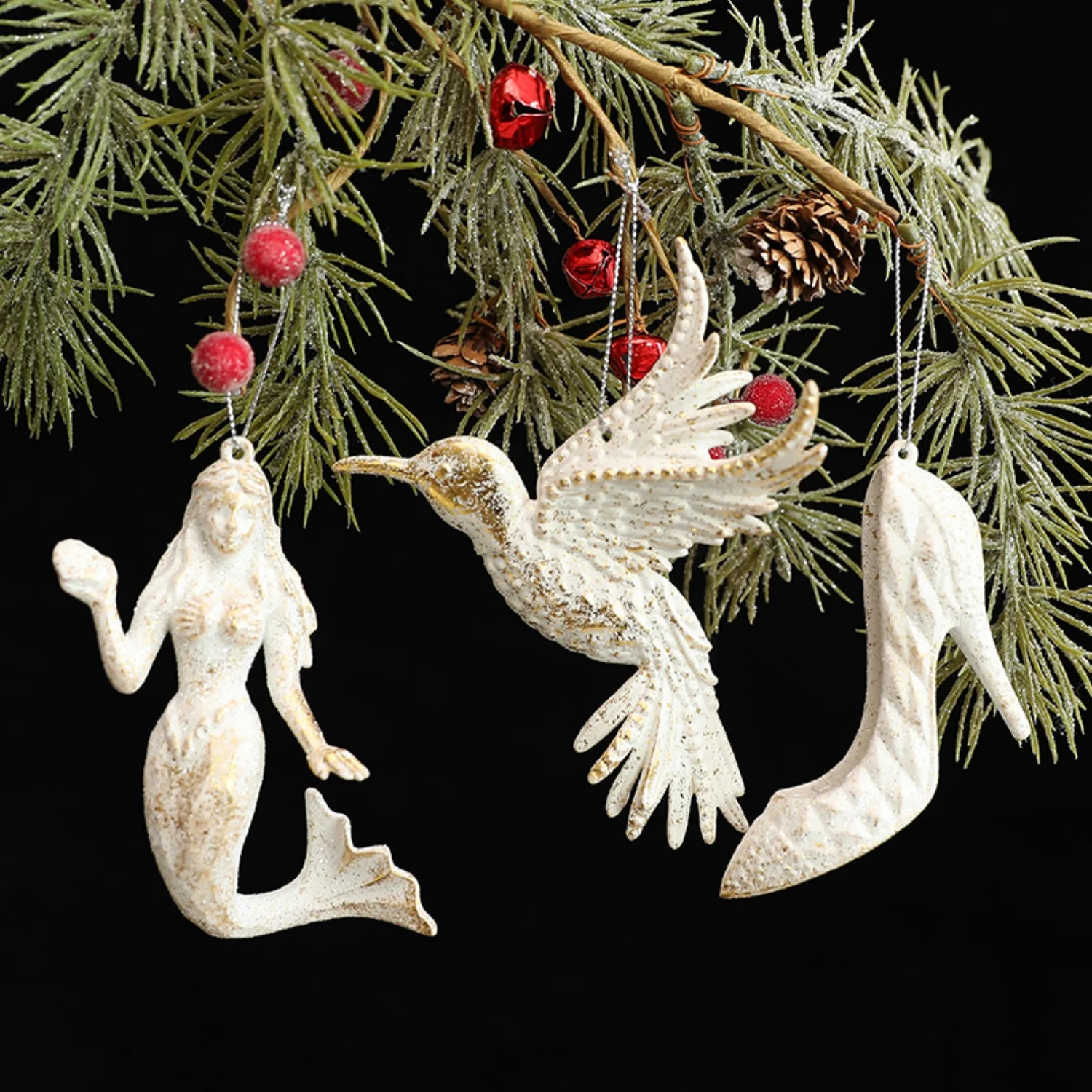 

Vintage Christmas Tree Pendant Exquisite Antique Design White Xmas Tree Hanging Navidad New Year Festival Party Decorations 2025