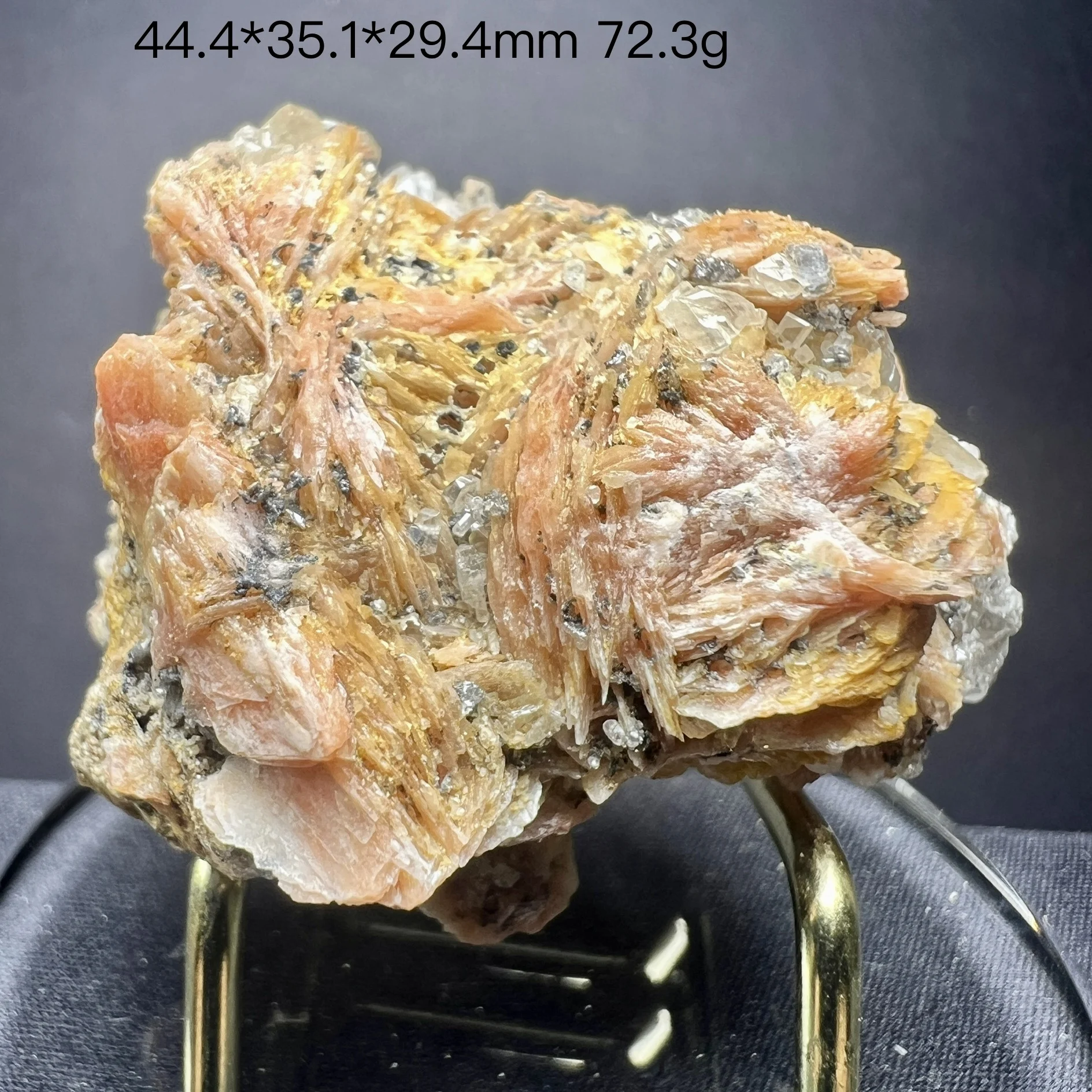 Natural Moroccan barite, galena and sphalerite coexisting crystal specimen, ornamental and collectible display item.