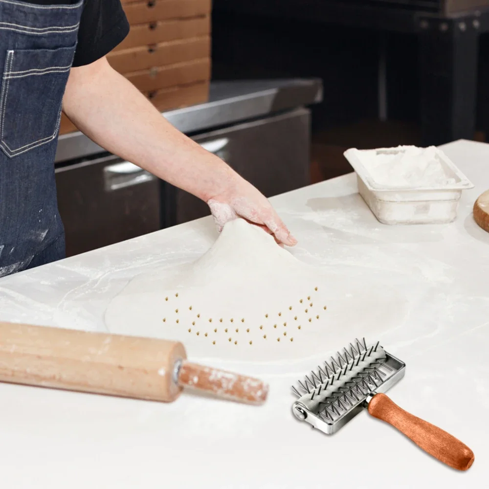 Stainless Steel Wheel Pizza Bread Needle Puncher Roller Pie Pastry Dough Roller With Wooden Handle For Baking Making Supplies