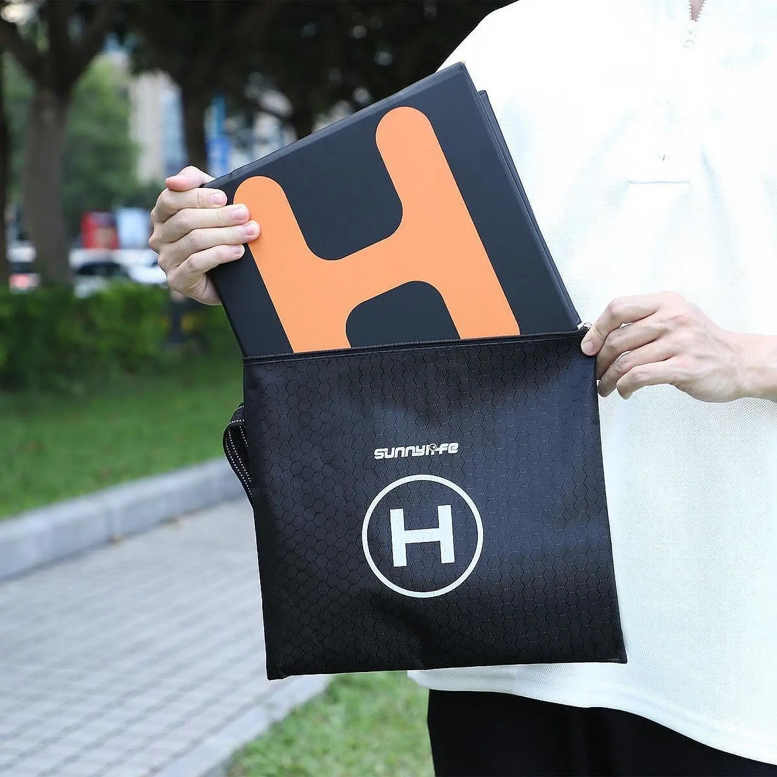 

Посадочная площадка для дрона Helipad RC Drone Mat Нескользящий многофункциональный складной двойной коврик