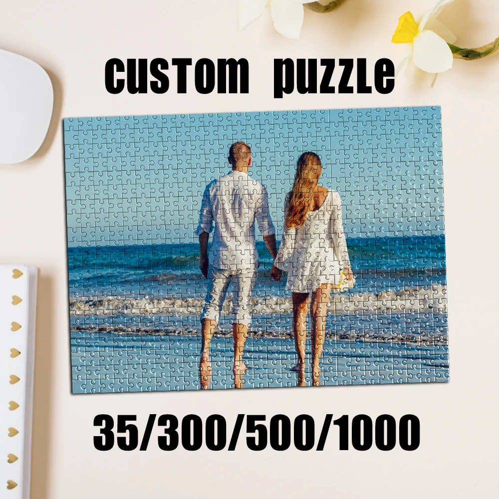 Personalisiertes Foto-Puzzle mit individuellem Motiv: Paar beim Spaziergang am Meer (Rückansicht) - Holzpuzzle