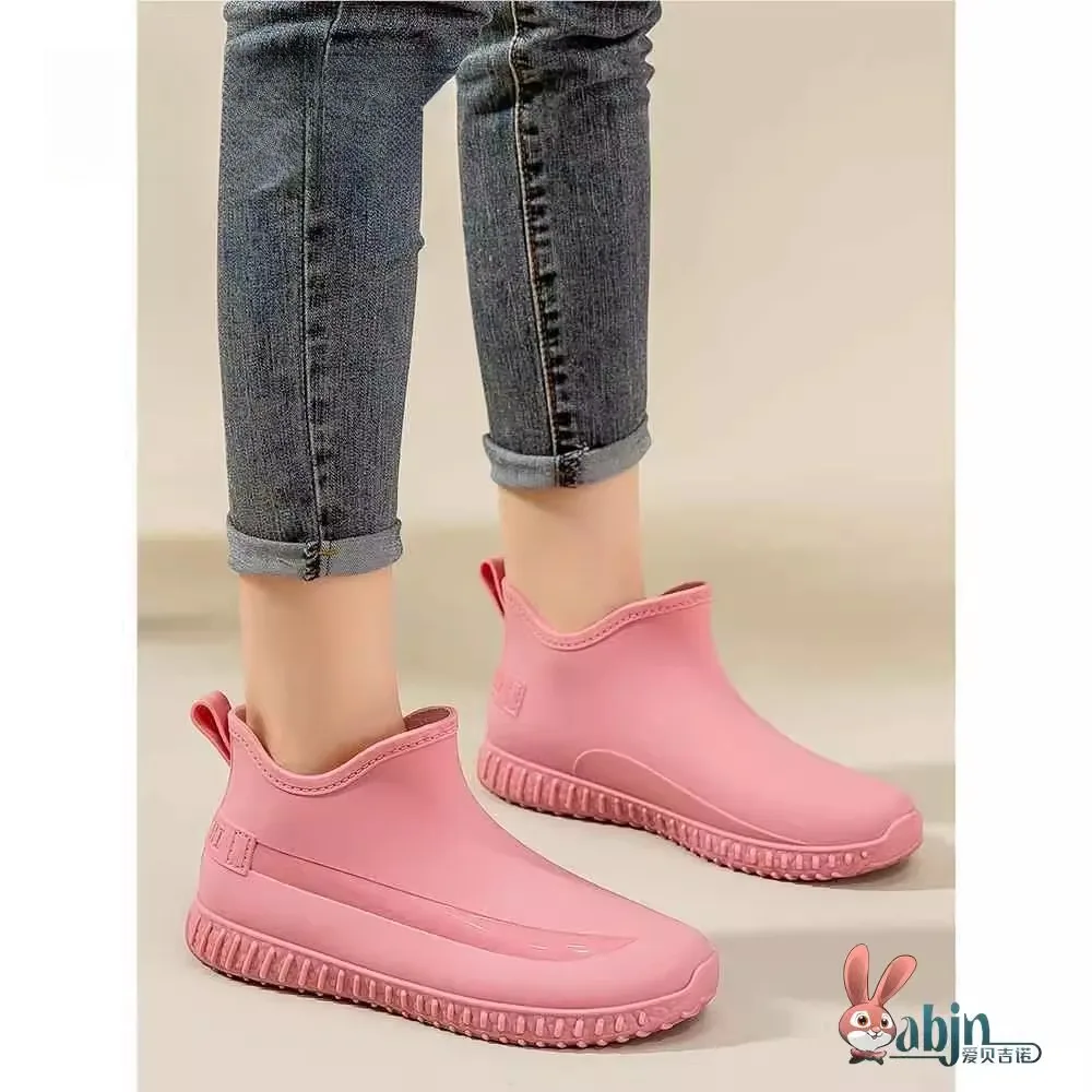 

Fashionable Women's Outdoor Rain Boots Waterproof Non-slip Short Japanese Style Thick Bottomed Rubber Shoes Wear-resistant