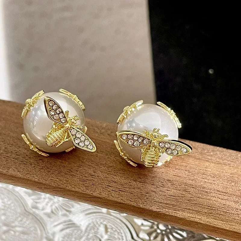 Front and Back Pearl Double-sided Vintage Bee Stud Earrings Female