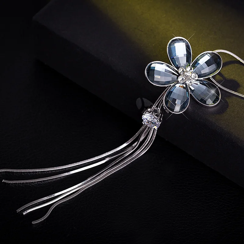 長くファッショナブルな女性用ネックレス アクセサリー、多用途でエレガントな花とタッセルのセーター チェーン