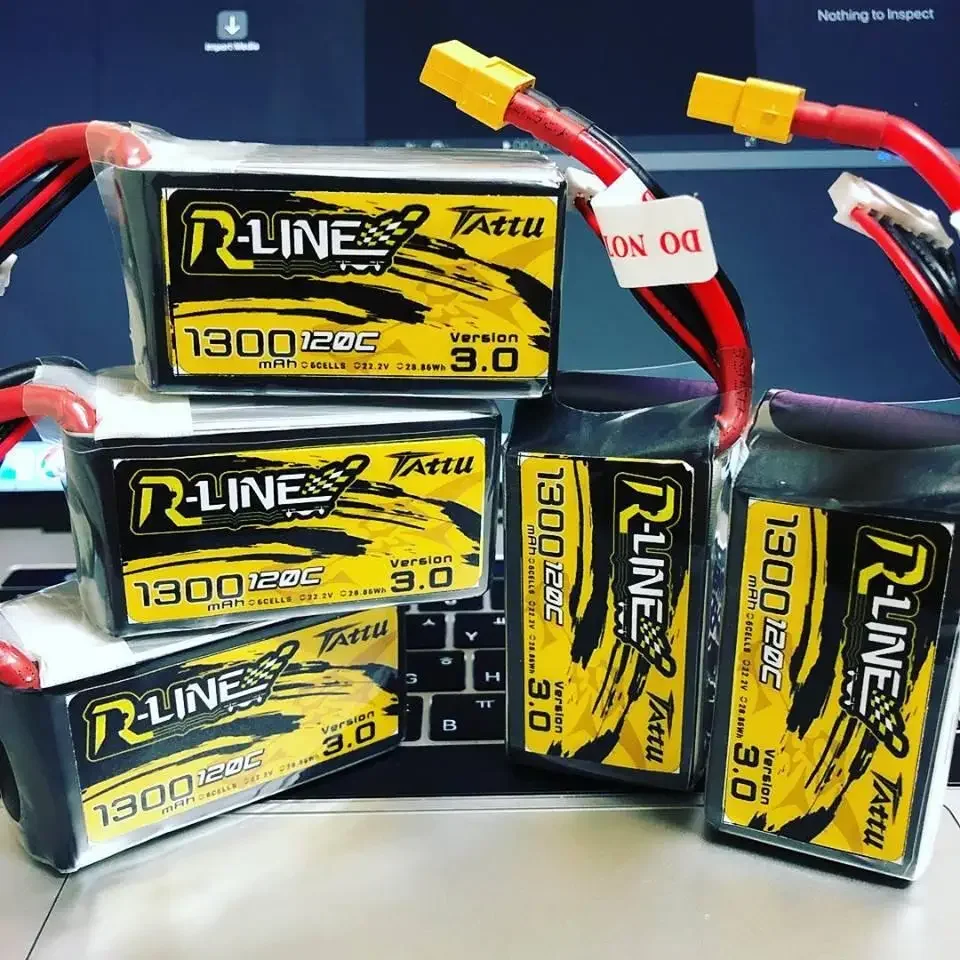 

Tattu R-Line версия 3,0 V3 1300/1400/1550/1800/2000 мА/ч 120C 4S 6S 4,2 V Lipo батарея XT60 разъем FPV гоночный Дрон Радиоуправляемый квадрокоптер