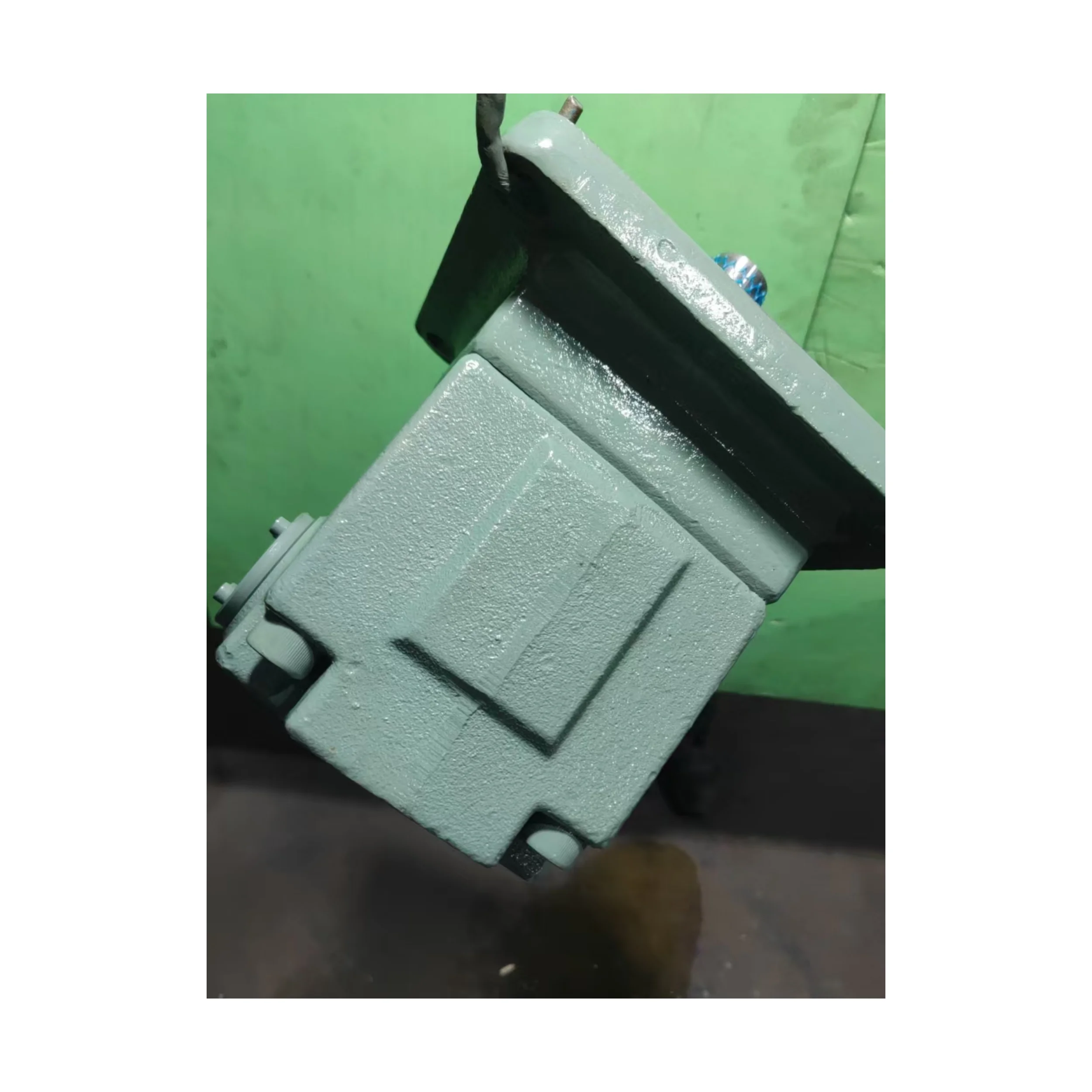 

Vane Pump PV2R Series PV2R4-237 PV2R4-153 PV2R4-184 PV2R4-136 PV2R4-200 PV2R4-237 Series PV2R4-237-F-RAA-30/3090 Hydraulic Pump