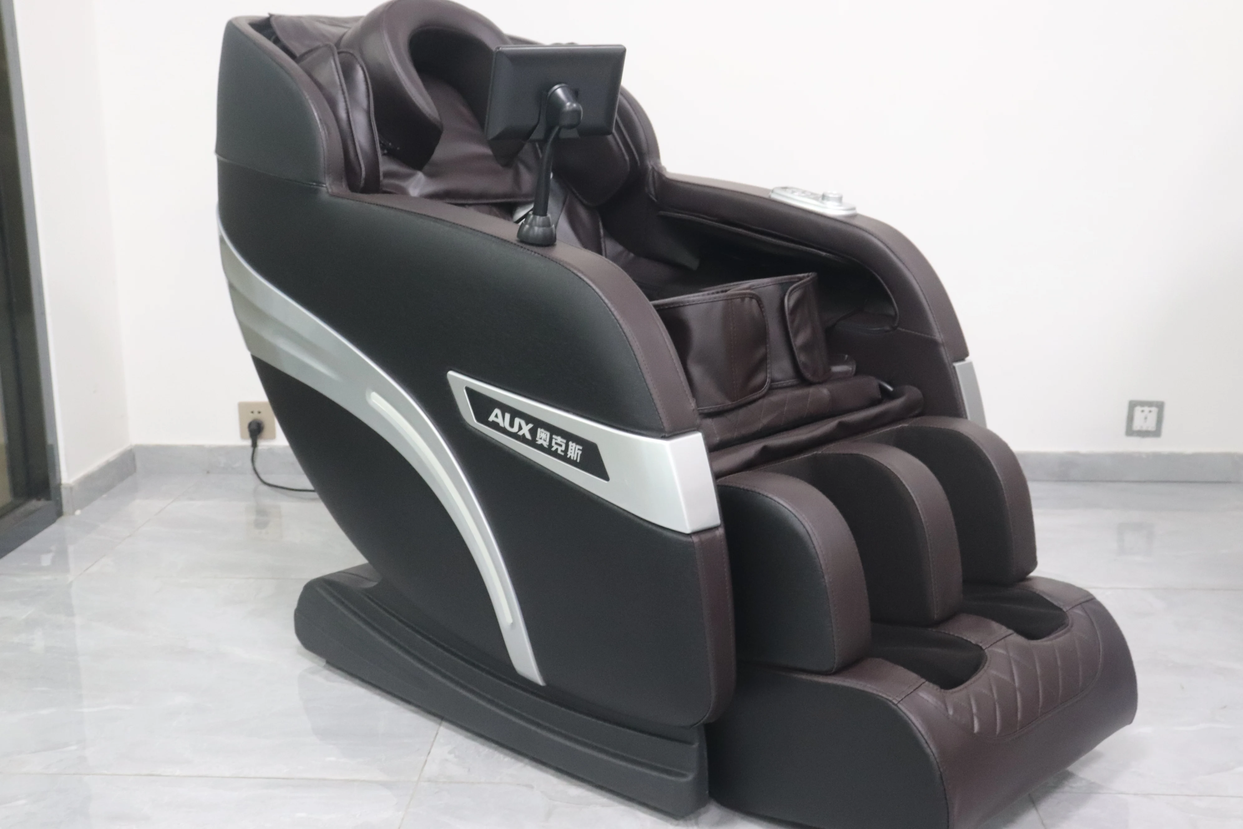 

Factory Wholesale New Music Full Body Remote Simple Zero Gravity OEM Premium Malaysia Massage Chair With Voice Control