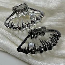 Irregular Pearls Hair Claw Alloy Advanced Sense Hair Claw Clips Large Shark Catch Hair Accessories for Women Girls Headwear