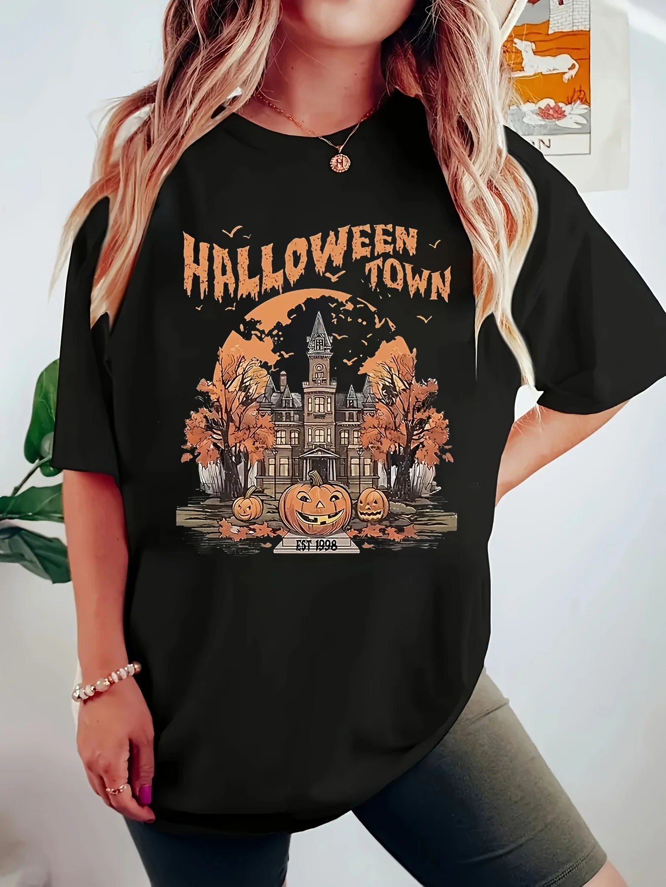 Women's Halloween Town Graphic T-Shirt Spooky Haunted House and Pumpkins Design Print T Shirt Casual Funny Tops Clothes Outfit