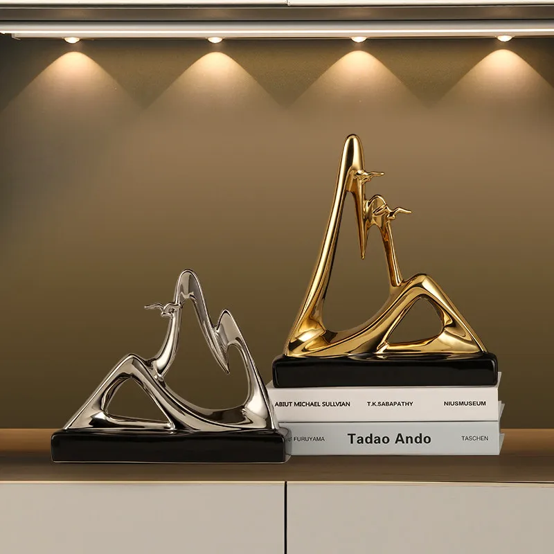 Jinshan Yinshan ornament high-end sense niche light luxury living room TV wine cabinet decoration lucky office leader high-end