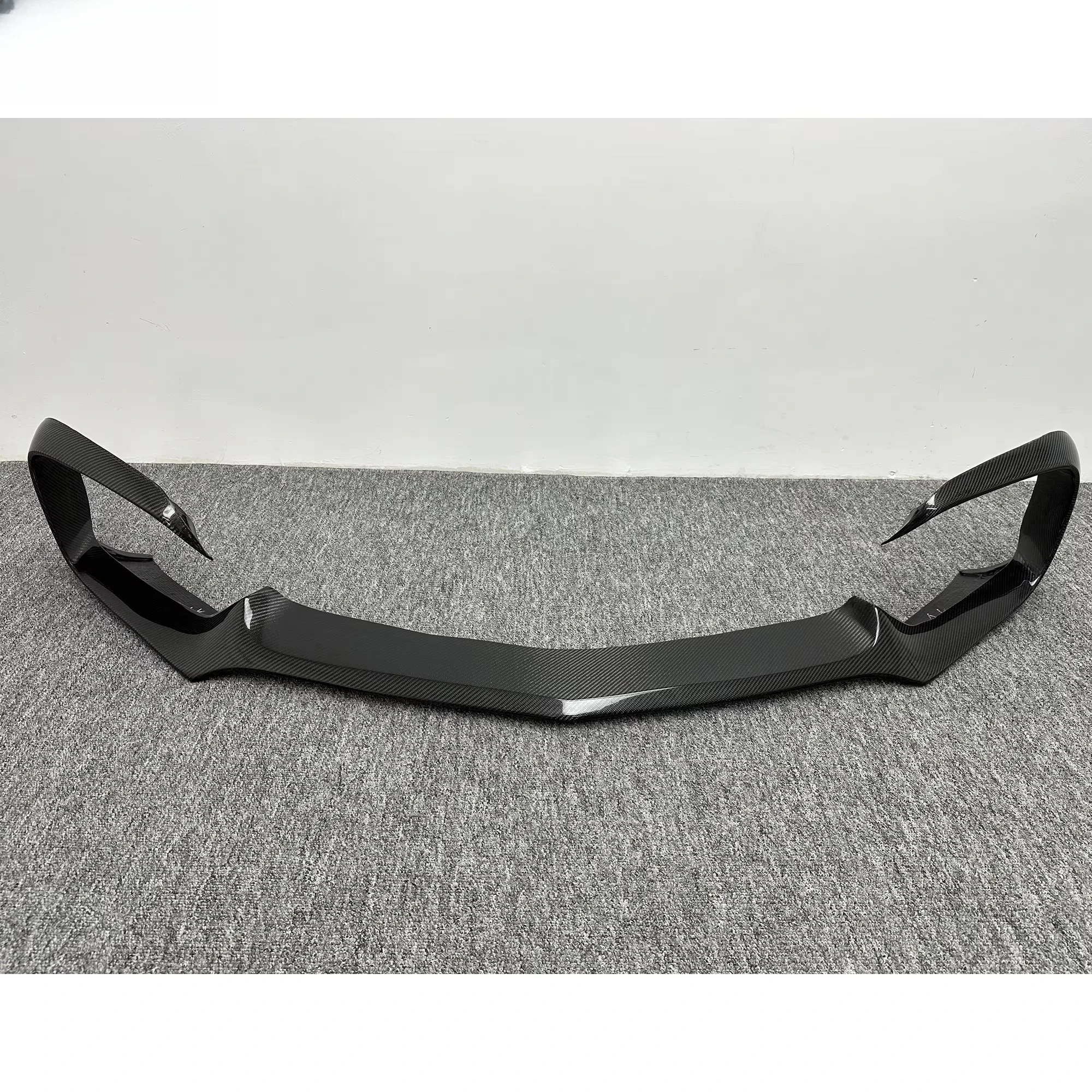 

R Style Gloss Carbon Fiber Auto Parts Decoration Front Bumper Lip for GT GTS Front Lip 2015-2018