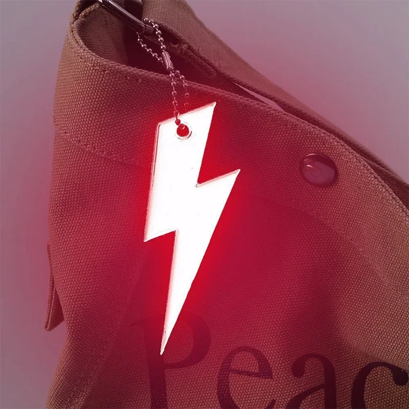 

10Pcs Reflective Lightning Keychain High Brightness Reflective Night Keyring Portable Night Safety Key Chain Student Bag Pendant