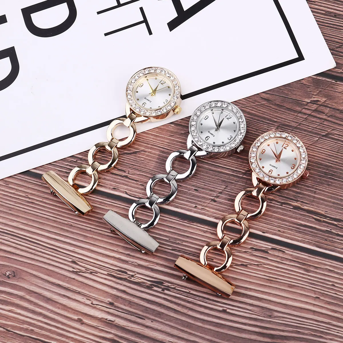 

1pc Medical Nurse Watch For Women Men, Durable Iron Pocket Doctor Hanging Watch, Chic Rolling Diamond Nurse Lapel Pin Watch