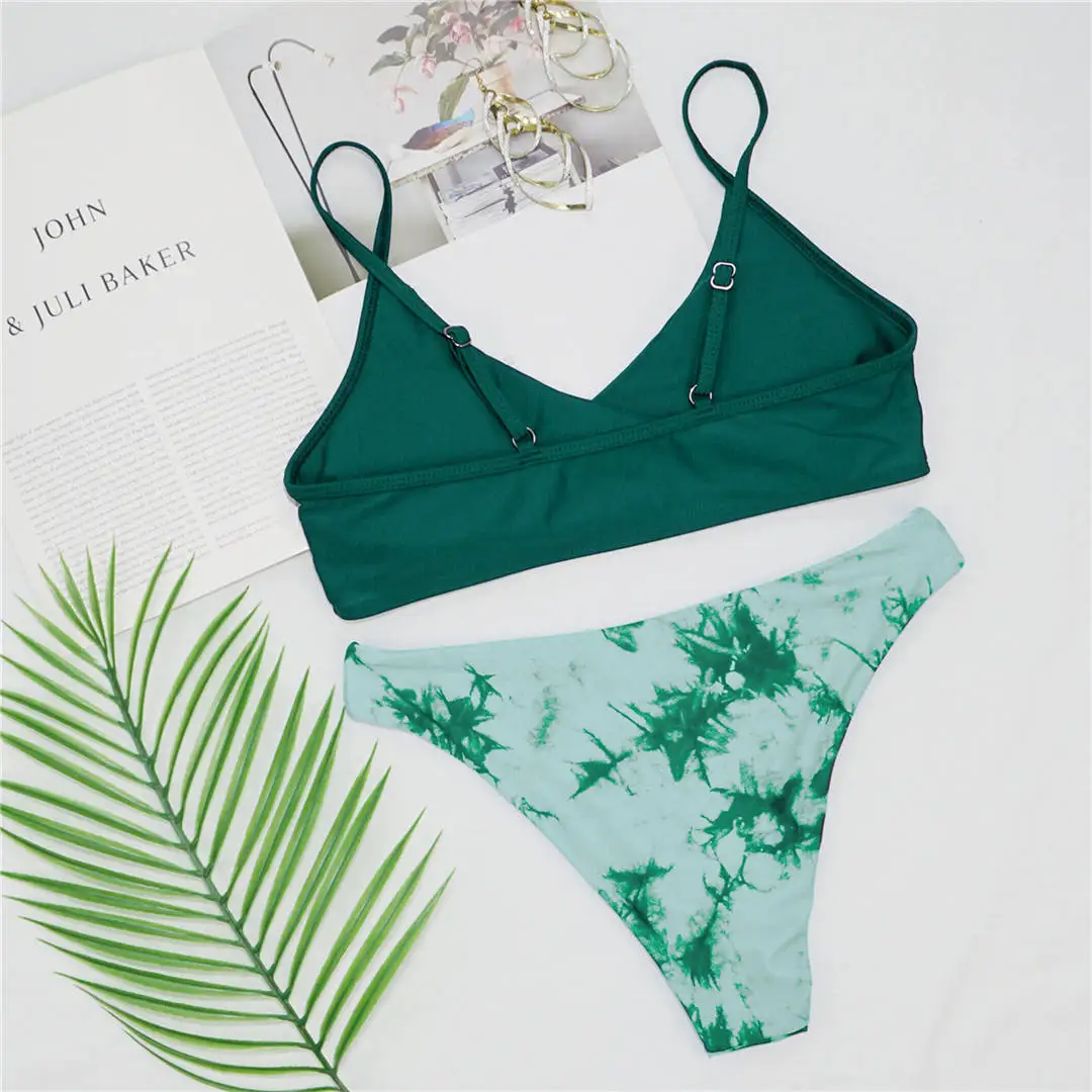 Brasilianischer Tie-Dye-Bikini mit mittelhoher Taille, zweiteiliger Badeanzug für Damen, bedruckter Badeanzug, Badebekleidung, Modell V2421. – Detail 18