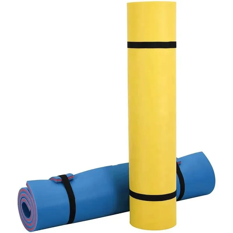 Foldable non-slip floatation mats for beaches, pools, summer adventures and lakes