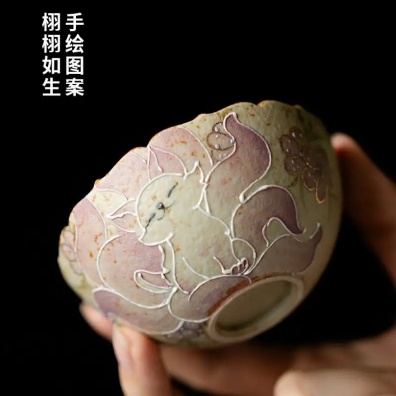 

Чайная чашка Changpuju ручной росписи из керамики в китайском стиле с узором девятихвостой лисы и цветочным орнаментом, цвет огненно-красный, с блюдцем