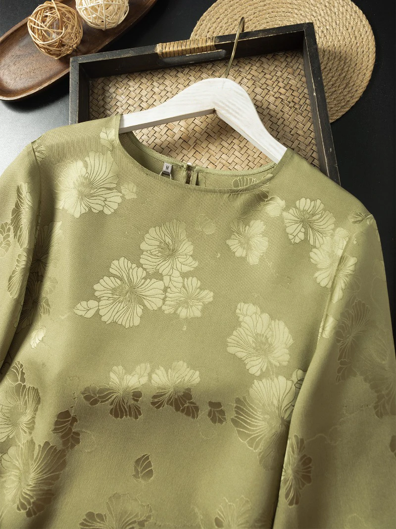 Green Base Leaf Jacquard Versatile Temperament Skin Friendly 100% Natural Mulberry Silk Round Neck Lantern Long Sleeve T-shirt