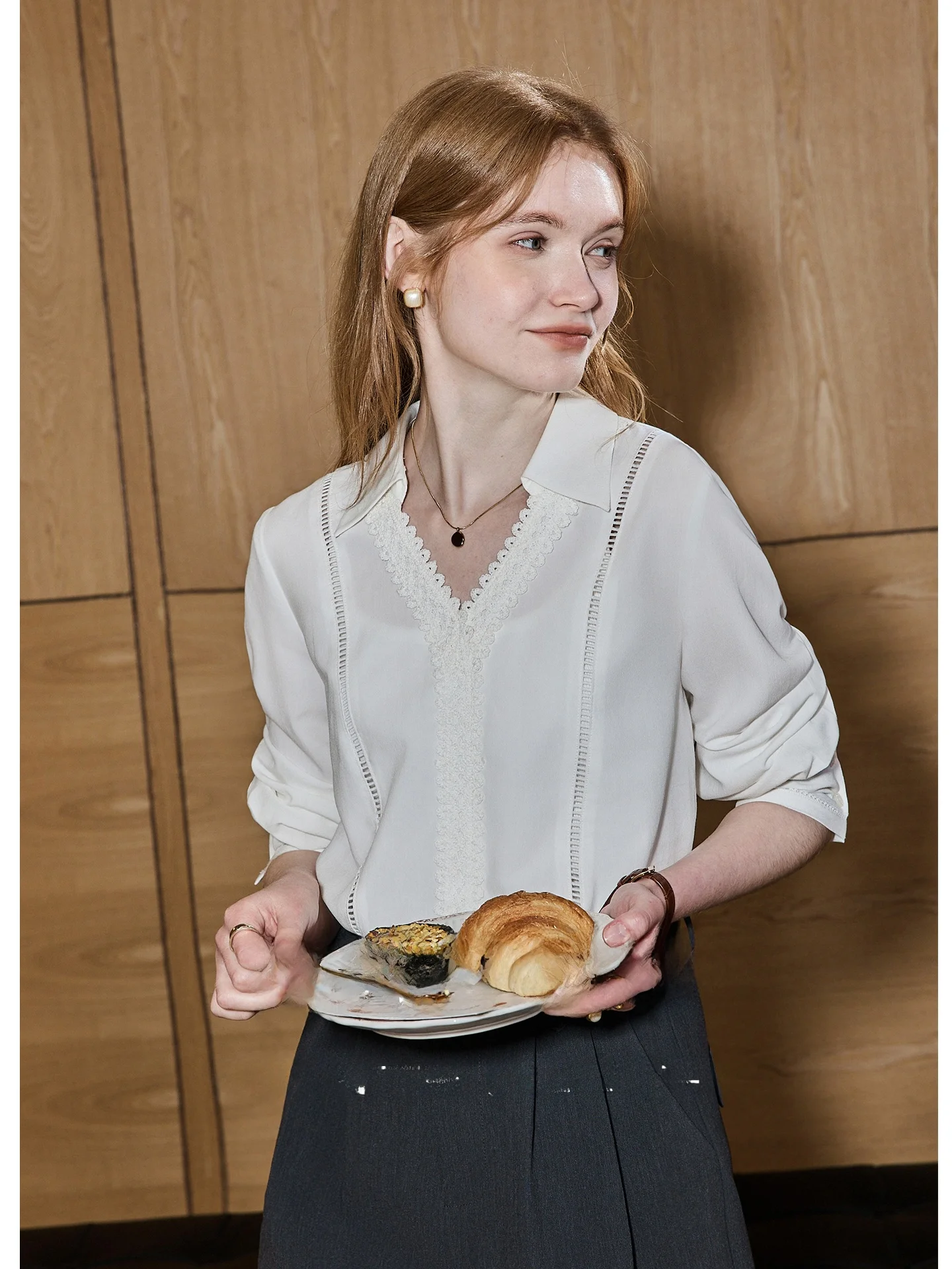 

KUHNMARVIN Vintage Hollow out Splice V-Ne Women's irt Korean Sle Loose Fit Long Sve Breathable Skin-Friendly