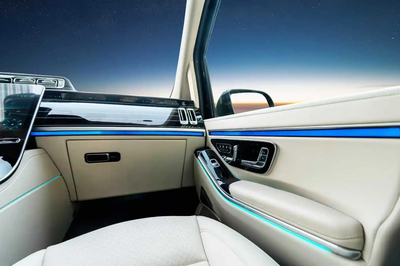 Luxury Interior Kit for  Vito Dashboard Armrest Box Door Panels Upgrade to S-Class  Model Full Kit