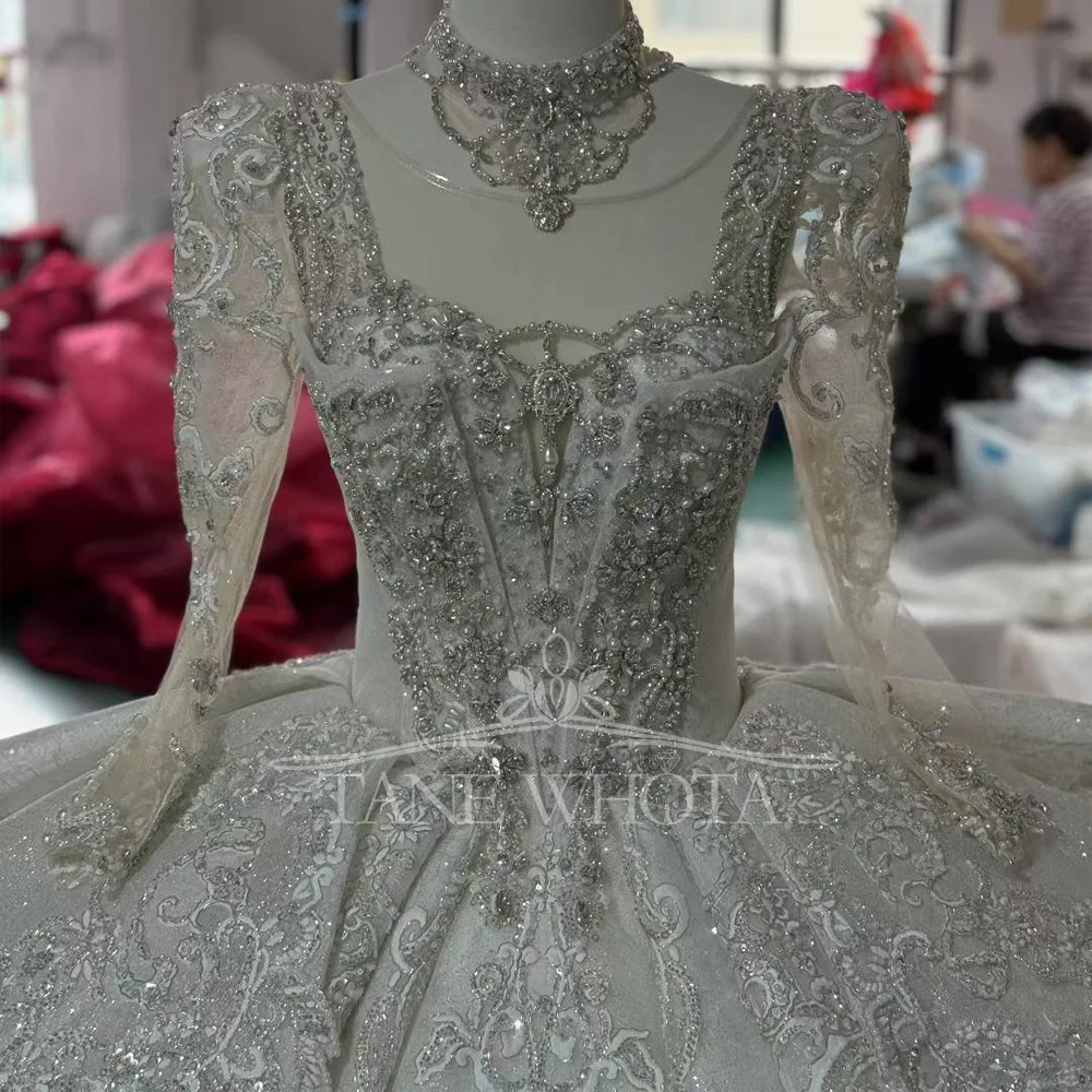 

Crystal Sequined Bridal Dress O-Neck Long Sleeve Lace up Keyhole Back Embroidery Wedding Dress for Women