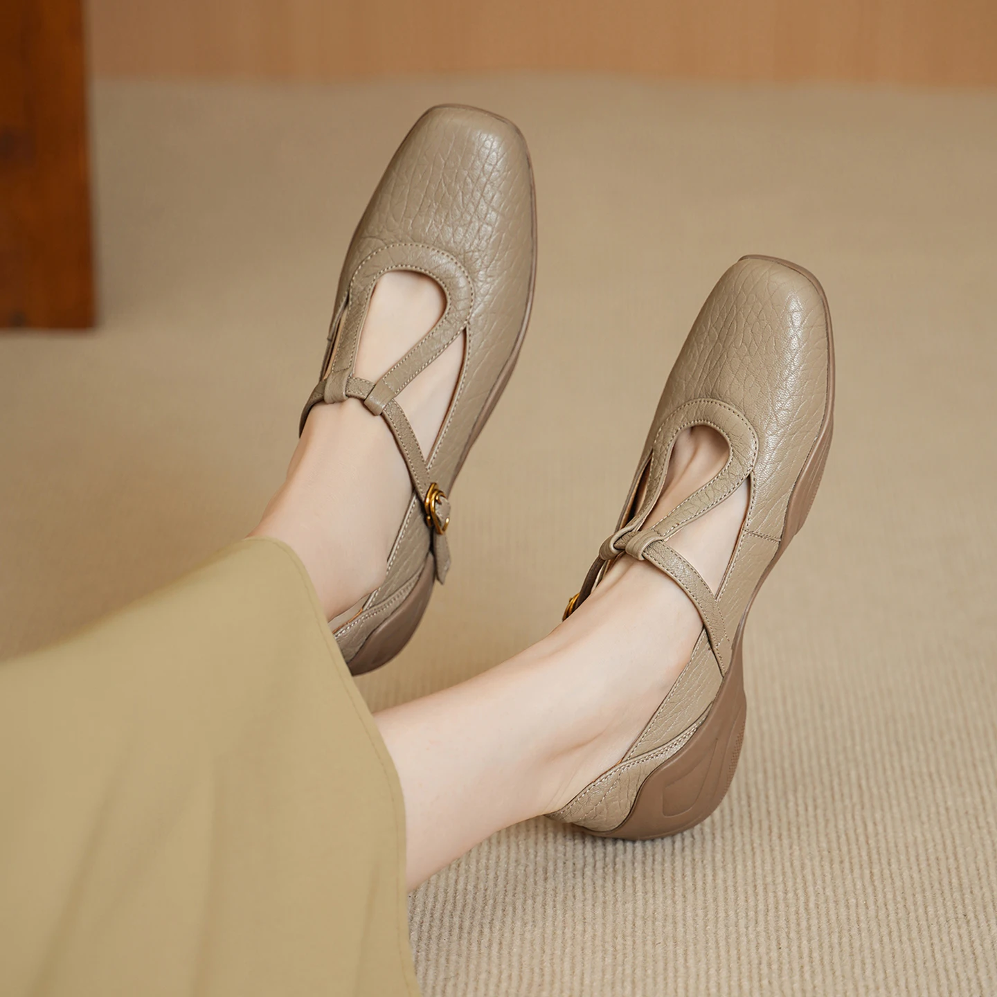 2026 New Women's Sheepskin Square Toe Narrow Band T-strap Slip-on Loafers High Quality Soft Comfortable Casual Daily Walk Shoes