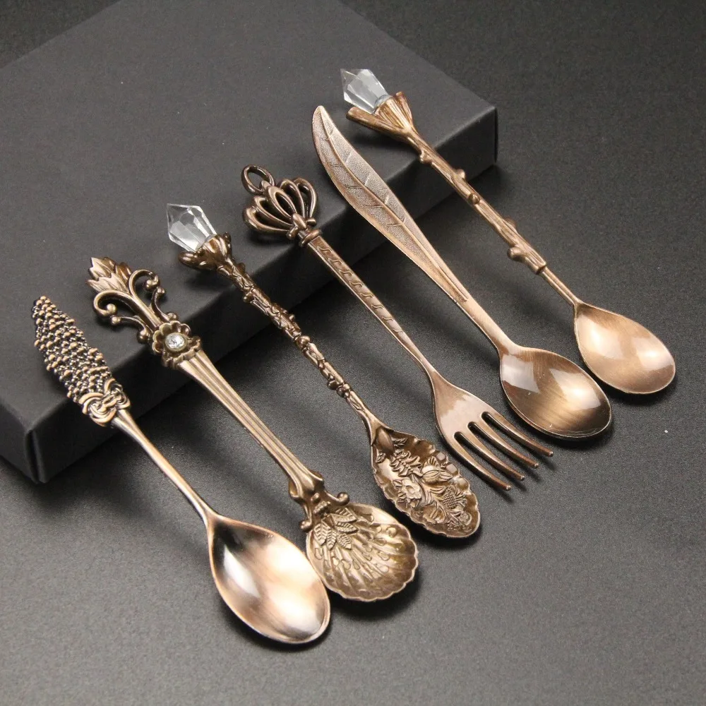 

6Pcs/Set Tableware Set Carved Vintage Court Coffee Spoon Embossed Royal Dessert Spoon Zinc Alloy Teaspoon Cake