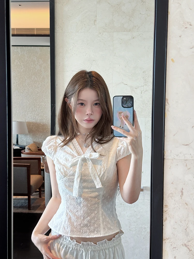 

Женская летняя рубашка Sasaouni с вышивкой, V-образным вырезом и узлом, с коротким рукавом, приталенный топ из хлопка с рукавами-фонариками, тонкая ткань