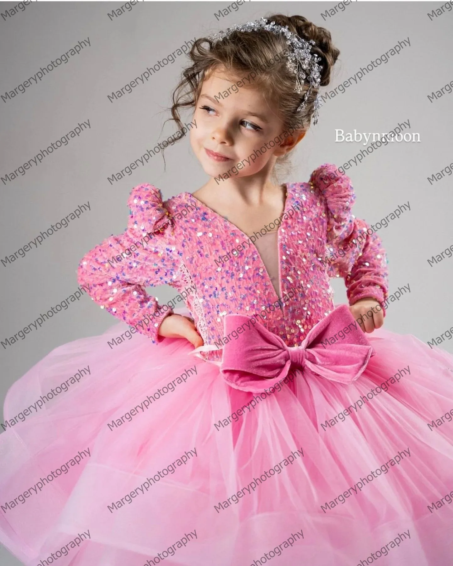 Extra Puffy Mesh Kids Party Dresses Cute Bow Sequined Fluffy Flower Girl Dress Pretty Ruffles Tiered Tulle Kids Party Gowns