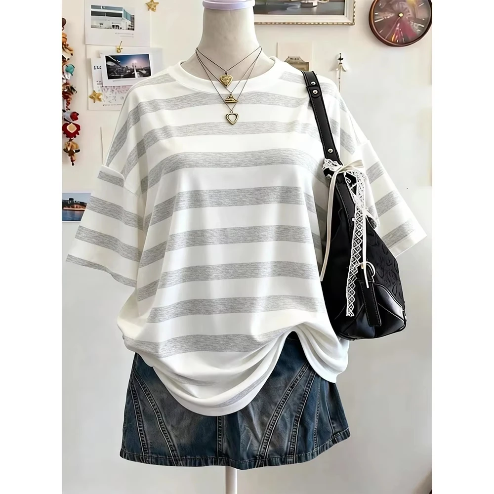 Neues Damen-T-Shirt im Y2K-Stil mit Digitaldruck und Streifenmuster, Schulter-Drop-Design, mittellang bis lang, lässiger, sportlicher und urbaner Stil. – Detail 7