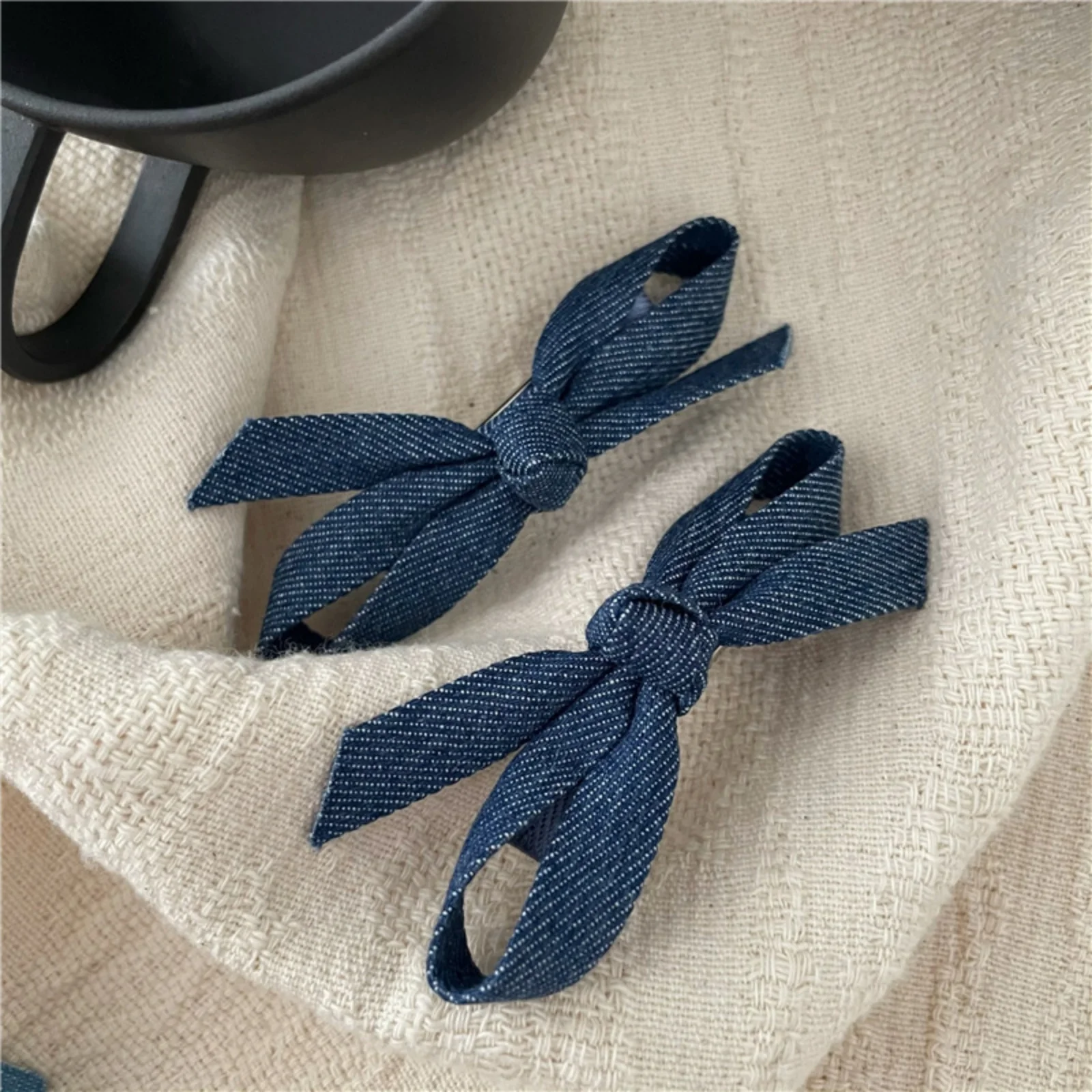 2 Stück Cowboy-Haarspangen aus blauem Stoff mit Schleife, Paar Clips, Premium-Gefühl, seitlich gebrochenes Haar, Pony-Clips, Entenschnabel-Clips – Detail 7